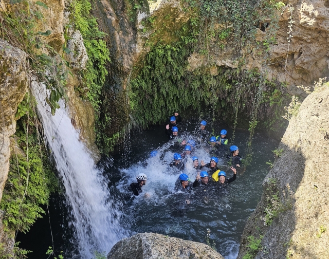  Waterfalls in the Garx ravine 