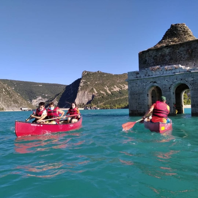  Passeio de canoa 