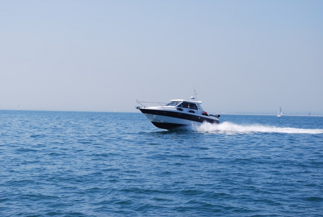 Disfrutando del paseo en barco en Alicante