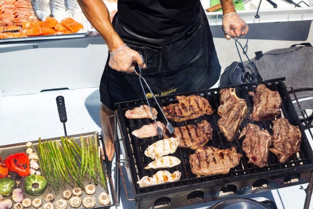  Grillen auf dem Boot 