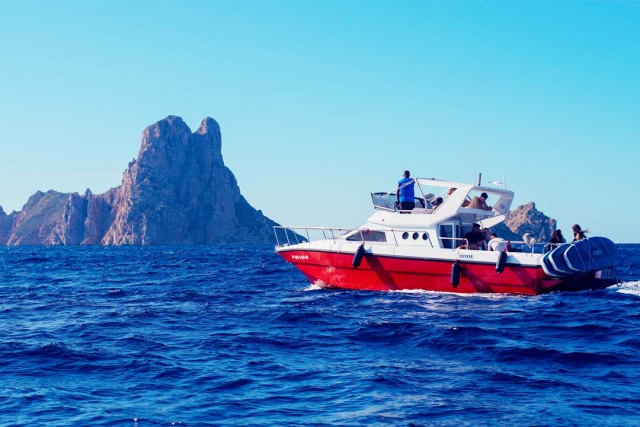  Sailing on a yacht 