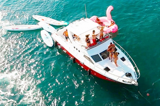 Vista dello yacht 