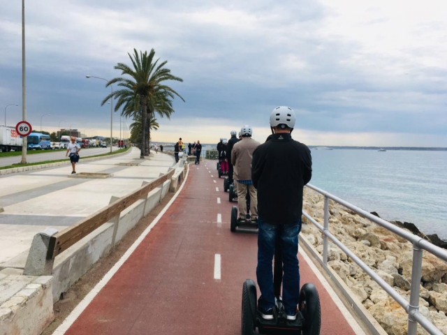  Crossing the promenade 