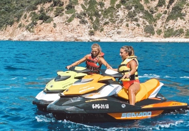 Motos con amigas