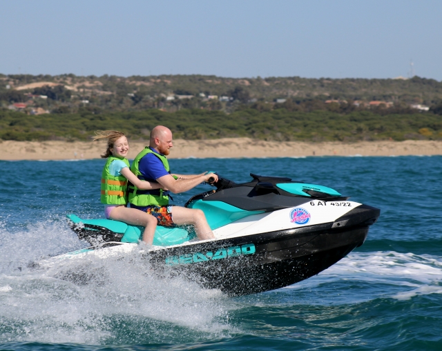  Two-seater jet ski 