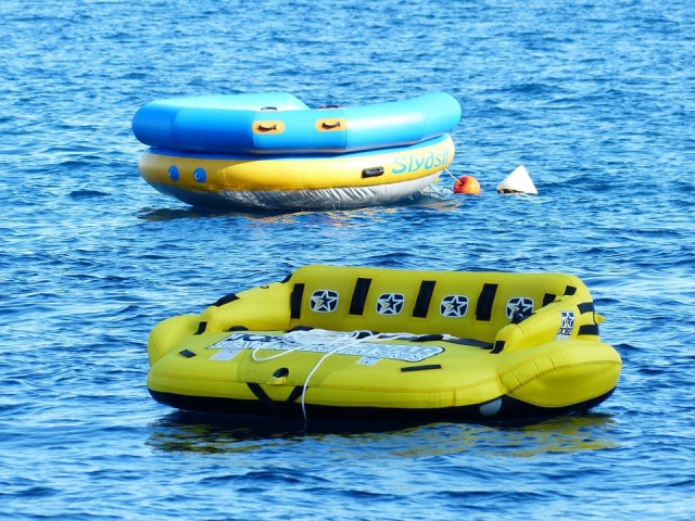  Die Schlauchboote sind bereit 
