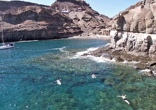  Descubra as cavernas marinhas de Mogán 