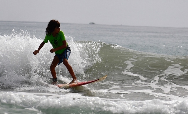 Imparare a fare surf sulla spiaggia di San Juan 