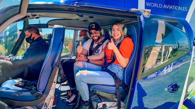  Dentro do helicóptero 