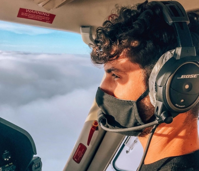  Aux commandes de l'avion 