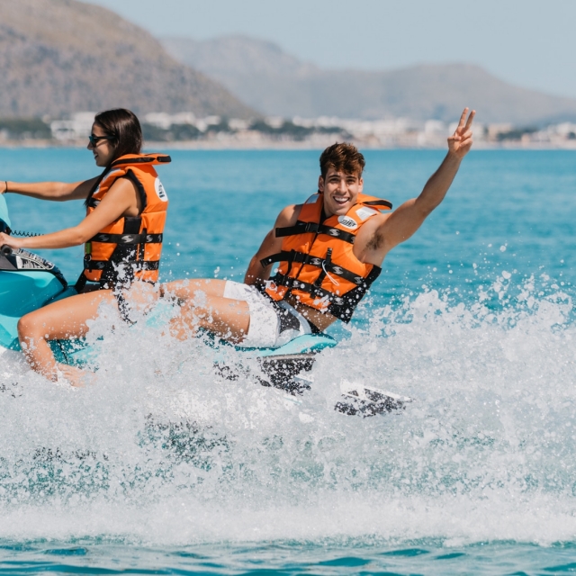 Jet skis en la isla
