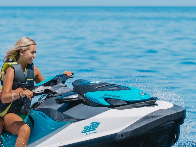 Pilota nuestros jetskis