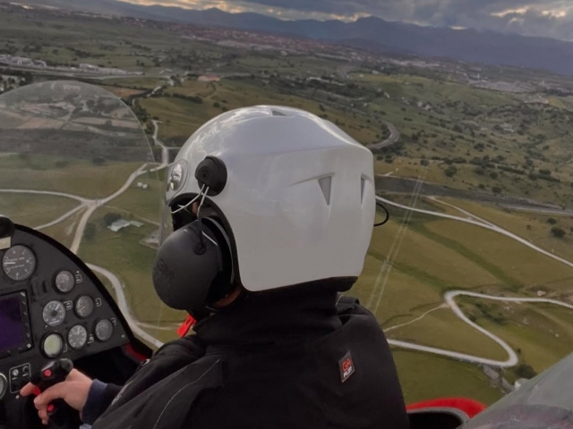 Explora la sierra de Madrid a bordo de una avioneta ligera