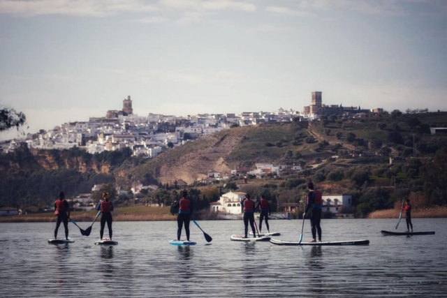  Paddle surf avec des paysages de fond incroyables