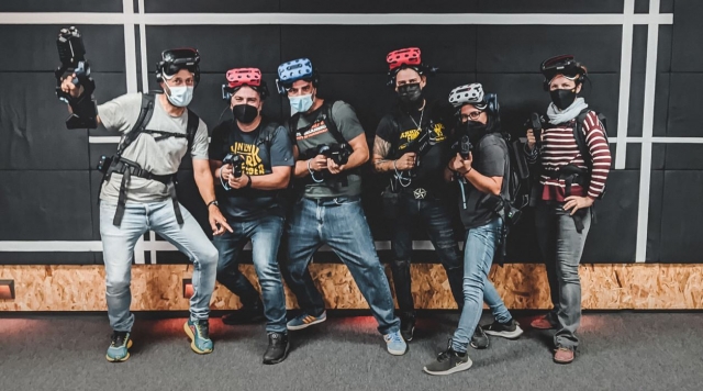  Um grupo de amigos prontos para a ação 