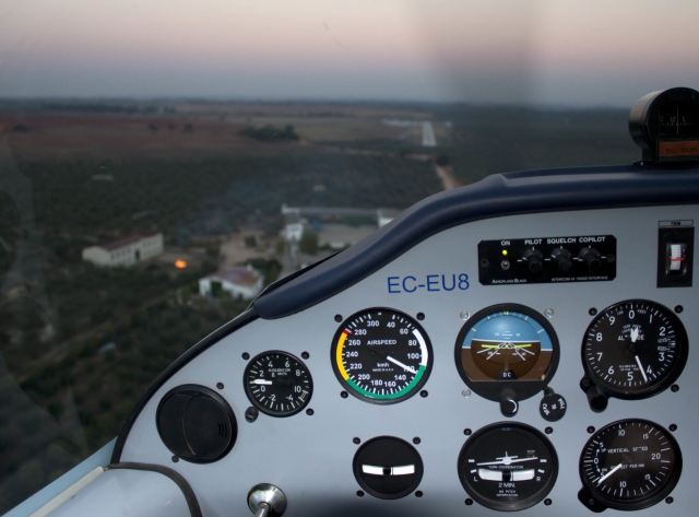  Light aircraft controls 