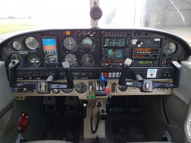  Flugzeugfahrt über den Fluss Guadalquivir 