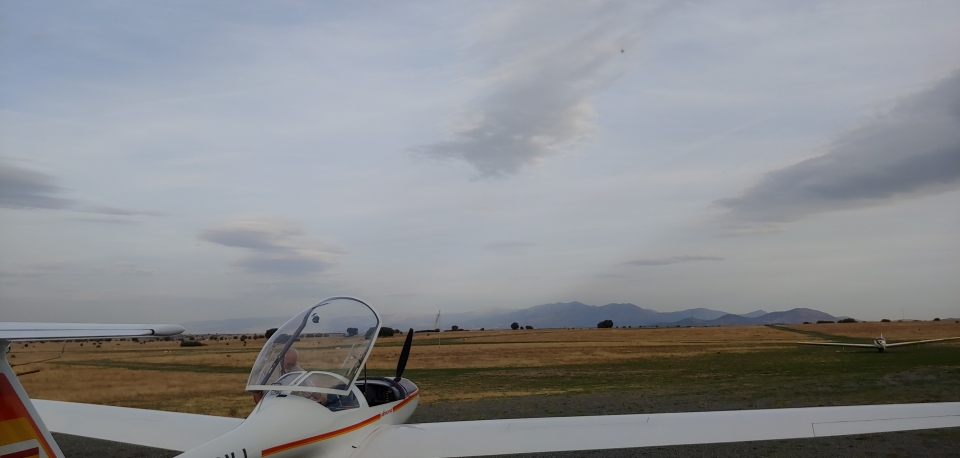 Con la capota abierta para que alguien lo pilote
