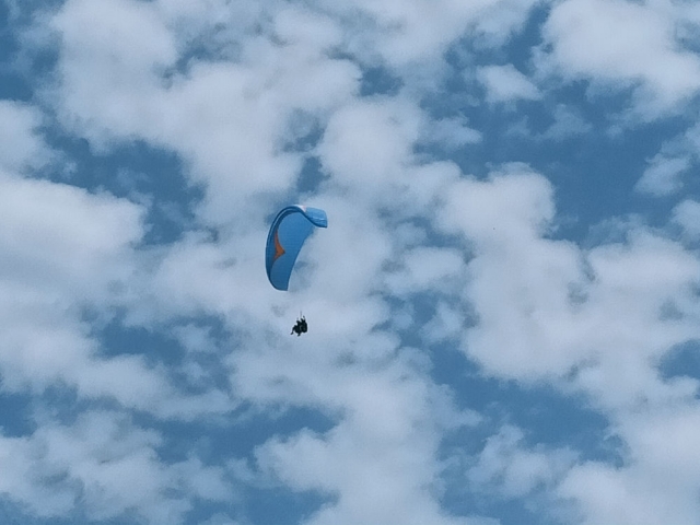  飞向天空