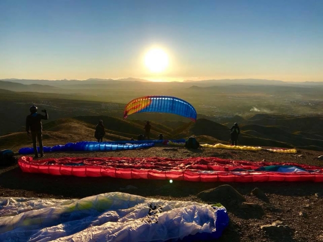  Paragliders 