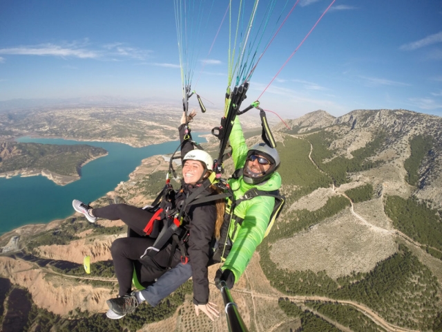  Flying in paragliding