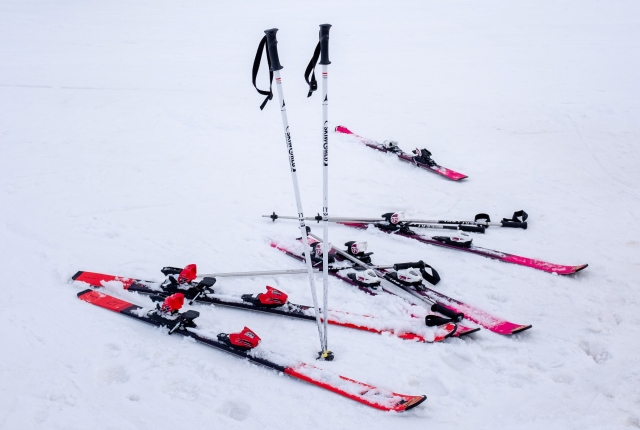  Ski equipment rental in Cerler 