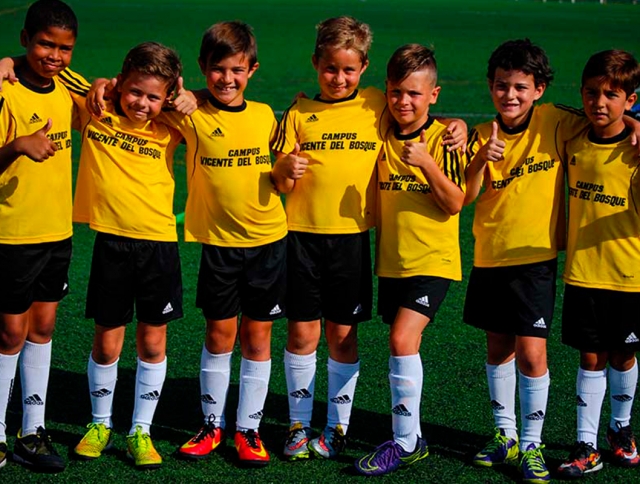Niños con la equipación
