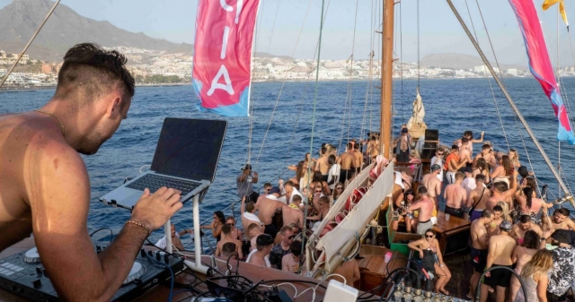  Um DJ animará o dia com uma seleção musical requintada 