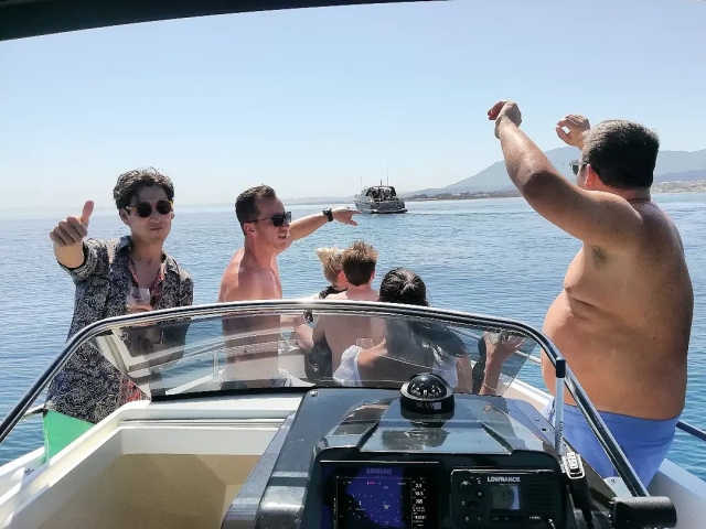  Enjoying the bachelor party 