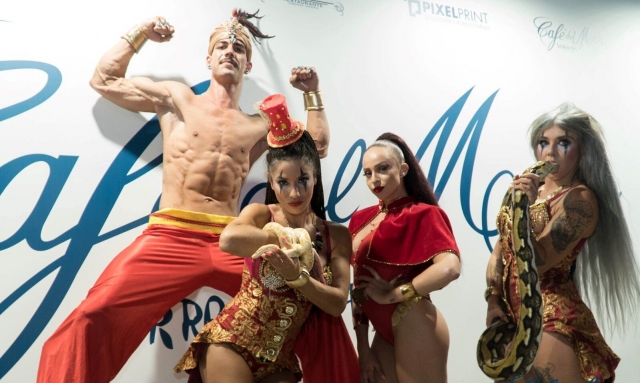  Bereit für die Show 