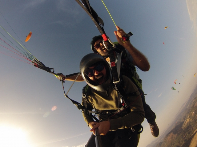  täglich mit der paraglidierenden Erfahrung