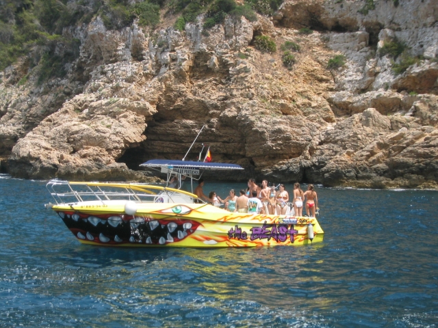  Visite a reserva marinha de barco