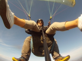 Vuelo parapente +pilotaje +vídeo Valle de Àger 25'
