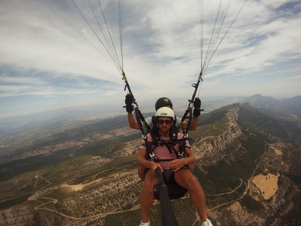 Sobrevolando el desfiladero de Montrebei