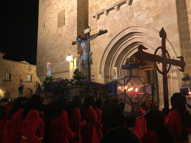  Chegada de uma procissão da Semana Santa à catedral 