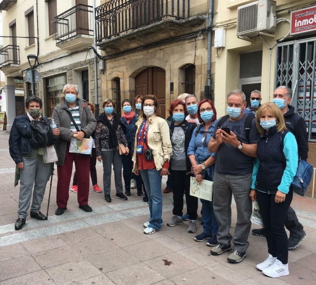 Vários grupos de visitantes aproveitando nosso passeio 