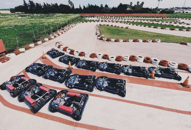  I nostri kart nell'area box in attesa di essere ritirati da qualcuno 