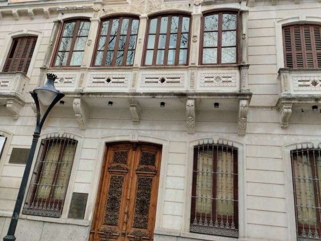 Fachada del precioso Museo Elisa Cendrero