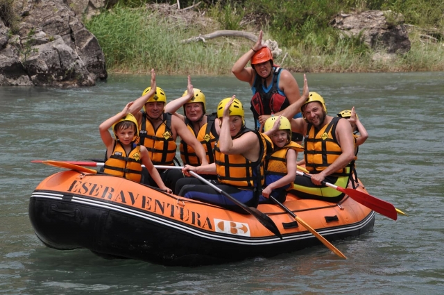 Superado el río, realizando un divertido saludo