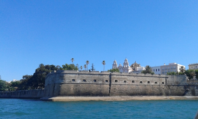 Genießen Sie die Aussicht auf die Stadt Cádiz 