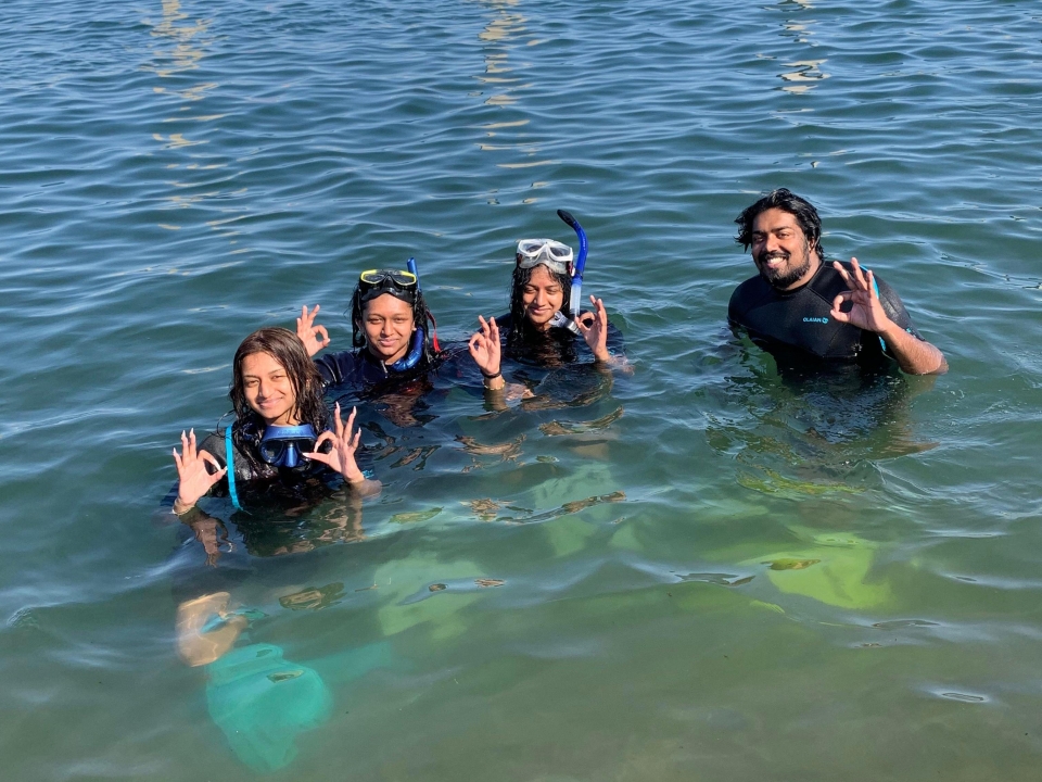Group ready to practice snorkeling 