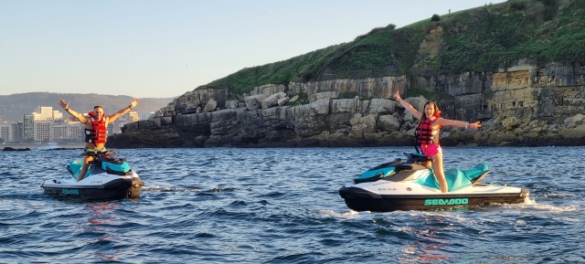  Sulle coste asturiane pilotando una moto d'acqua