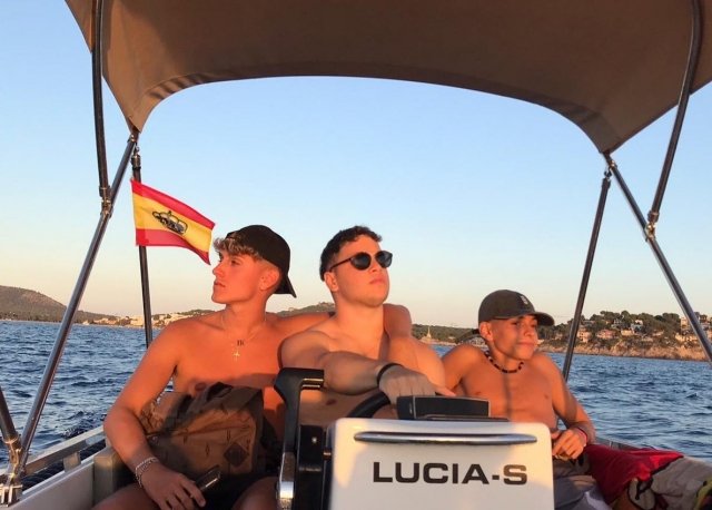 Sube a bordo