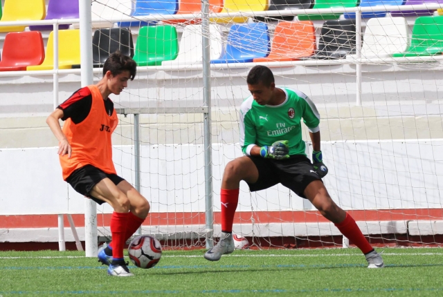  Includiamo anche la possibilità di praticare attività sportive come il calcio 
