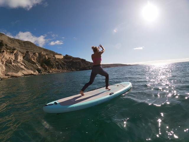  Certified SUP yoga teacher 
