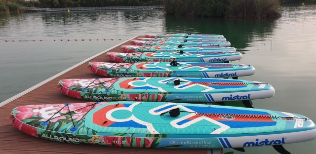  Abbiamo abbastanza tavole da paddle surf per gruppi numerosi