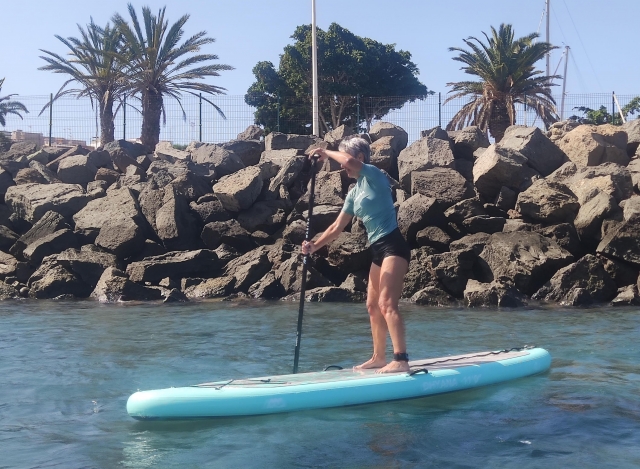 Aprende a remar en su tabla de sup