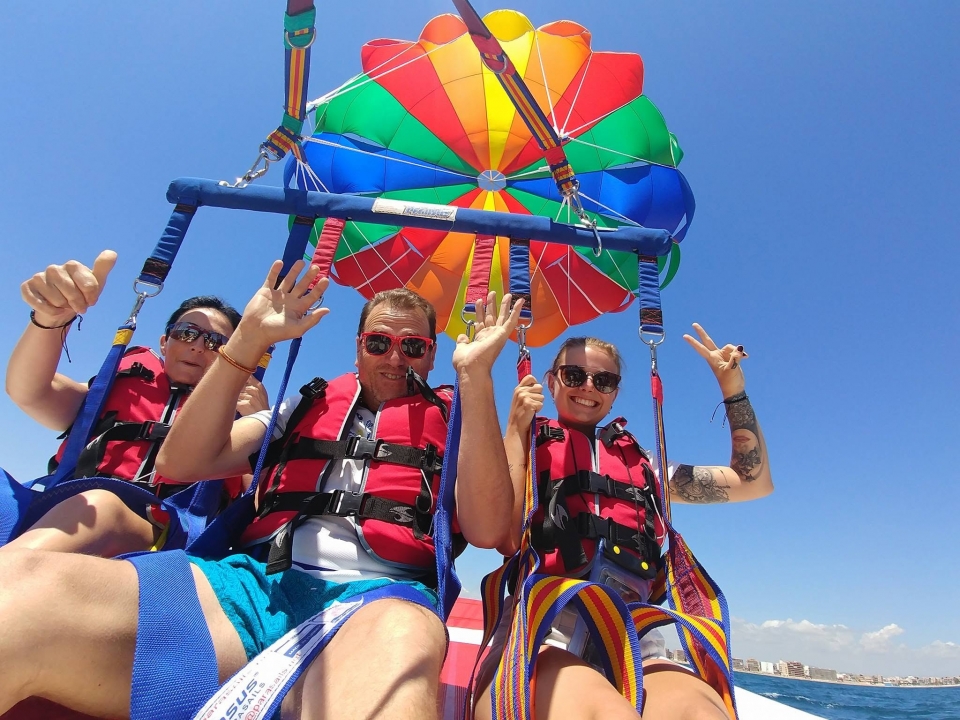 Flight in Parasailing di Torrevieja Flight in Parasailing di Torrevieja