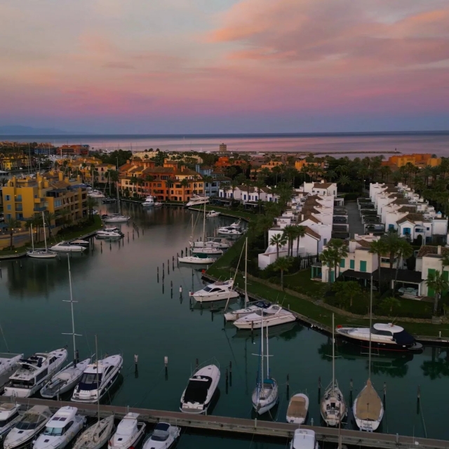  Imagem panorâmica do topo do Porto de Sotogrande 