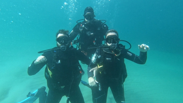 Durante un bautismo de buceo